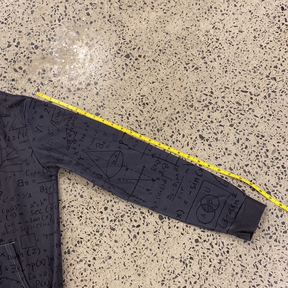 Hoodie size small - Picture 6 of 6